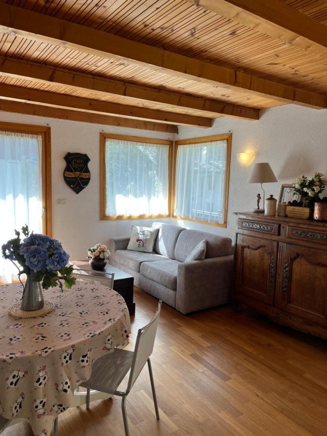 Chalet Blanc "Le Flocon" Courmayeur Exterior foto