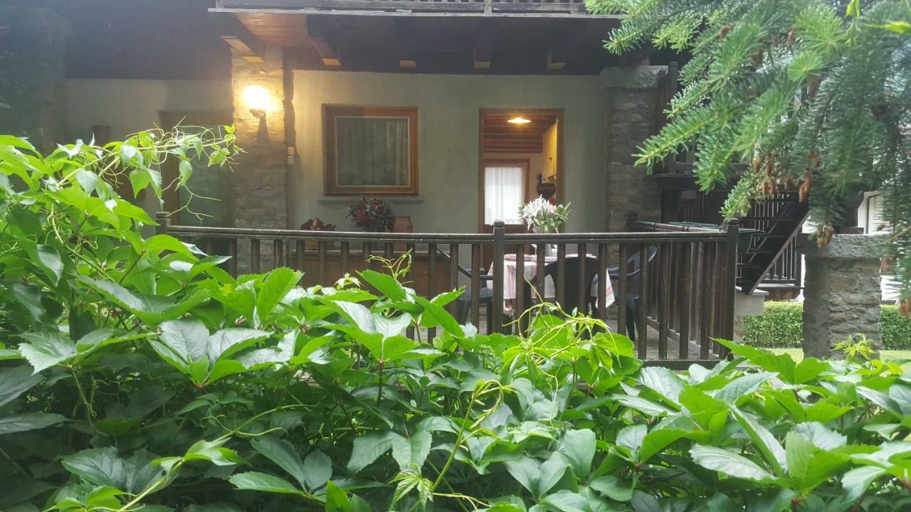 Chalet Blanc "Le Flocon" Courmayeur Exterior foto